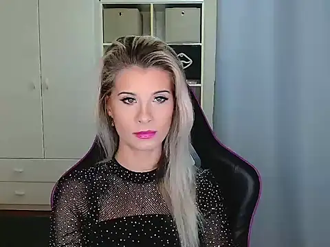 KristineGlow online show from December 5, 7:17 am