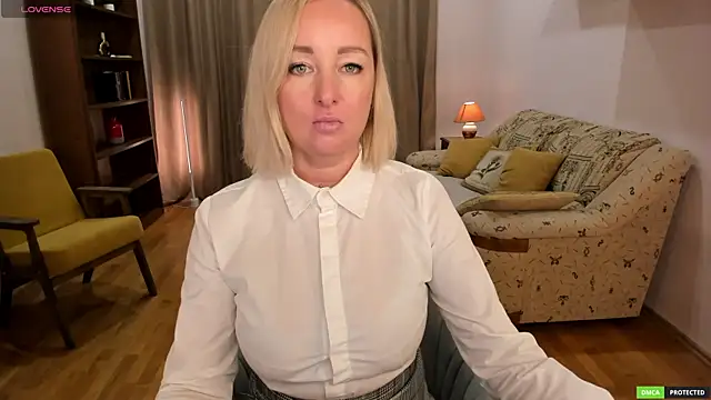 sexmom8 online show from April 13, 1:27 pm