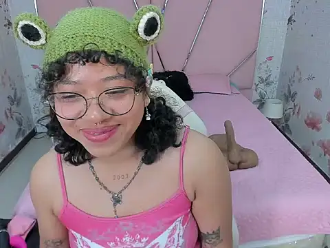 SafiroAgataaa online show from September 9, 12:26 pm