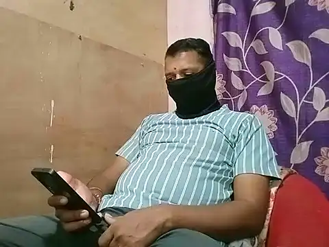 Snapshot of StreetLover_77 chatting on September 20, 5:52 am StreetLover 77 online show from September 20, 5:52 am