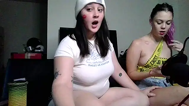 Snapshot of Shadow_Slut chatting on October 28, 9:06 pm Shadow Slut online show from October 28, 9:06 pm