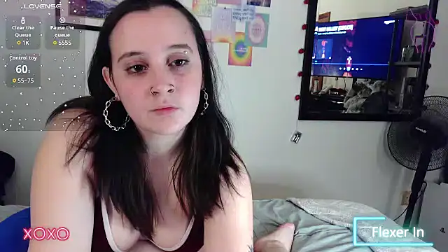 Snapshot of Shadow_Slut chatting on November 27, 5:20 am Shadow Slut online show from November 27, 5:20 am