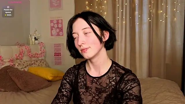 JuanaFriesz online show from April 10, 9:14 am