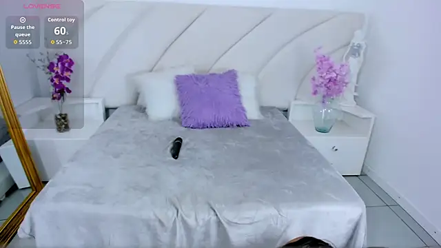 Snapshot of VeraGarnier chatting on October 25, 2:13 pm VeraGarnier online show from October 25, 2:13 pm