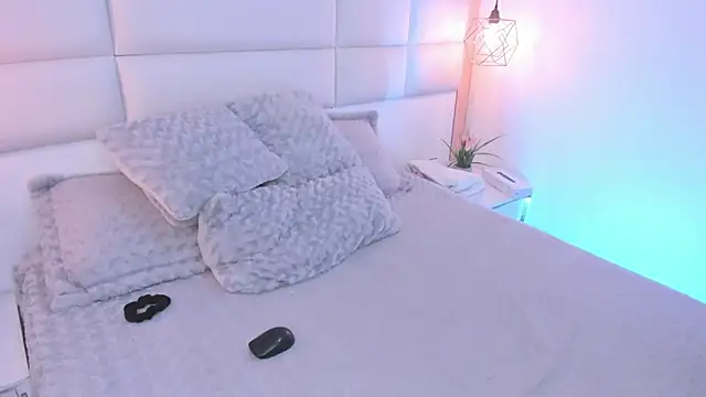 Lucia jane online show from February 4, 8:36 pm