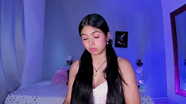 KimTayloor1 online show from December 19, 7:32 pm