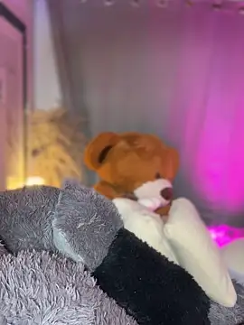 Emiily Moore1 online show from December 23, 1:47 am