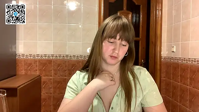 MaroonMoon  online show from October 23, 7:34 pm