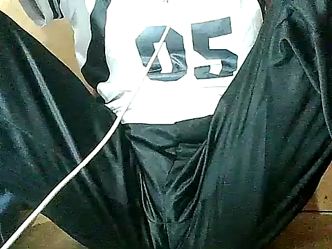 Snapshot of pinay-momm1682 chatting on December 16, 8:41 am pinay-momm1682 online show from December 16, 8:41 am