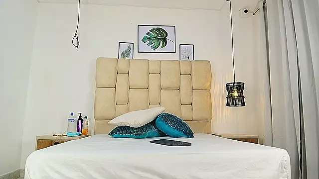 Snapshot of elizawiliamst chatting on October 10, 11:53 am elizawiliamst online show from October 10, 11:53 am