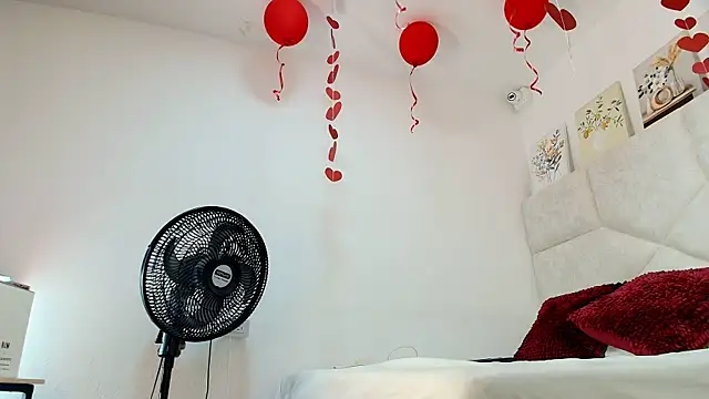 elizawiliamst online show from February 28, 11:55 am