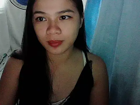 Snapshot of Zachariah_05 chatting on November 18, 10:41 am Zachariah 05 online show from November 18, 10:41 am