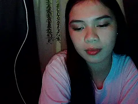 Snapshot of Zachariah_05 chatting on February 1, 6:45 am Zachariah 05 online show from February 1, 6:45 am