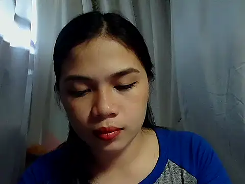 Snapshot of Zachariah_05 chatting on February 4, 6:41 am Zachariah 05 online show from February 4, 6:41 am