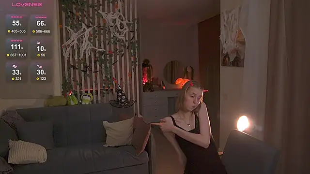 Snapshot of sofiapurex chatting on October 31, 8:32 pm sofiapurex online show from October 31, 8:32 pm