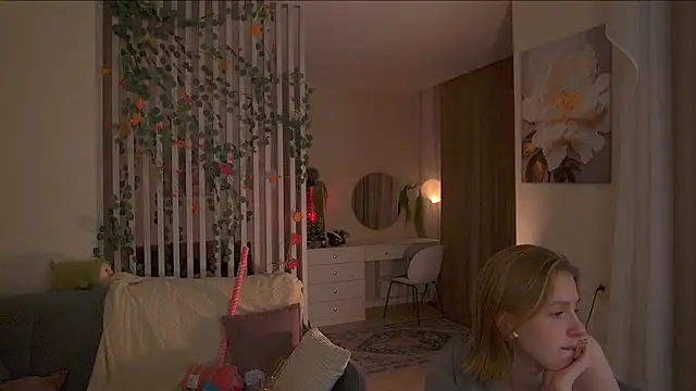 Snapshot of sofiapurex chatting on December 17, 8:48 pm sofiapurex online show from December 17, 8:48 pm