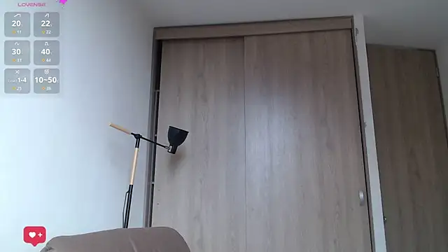 Snapshot of WendySuns_ chatting on October 15, 12:16 pm WendySuns online show from October 15, 12:16 pm