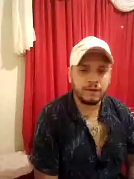Snapshot of LatinoBr20 chatting on September 15, 4:12 am LatinoBr20 online show from September 15, 4:12 am