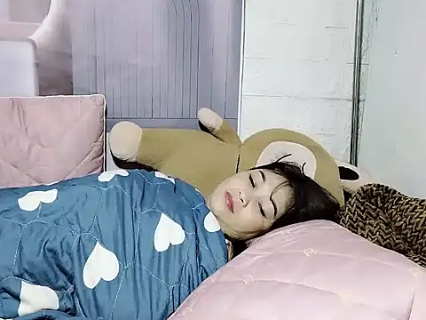 Lyly nuce online show from November 11, 2:00 am