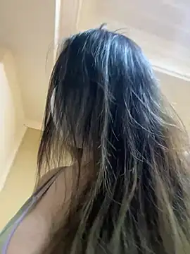 Lovelyanan online show from April 3, 7:01 pm