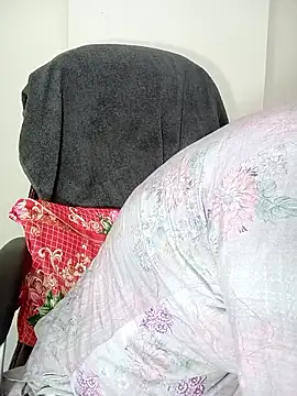 Snapshot of Softecho-03 chatting on February 13, 4:30 am Softecho-03 online show from February 13, 4:30 am