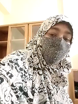 Snapshot of Softecho-03 chatting on February 19, 10:55 am Softecho-03 online show from February 19, 10:55 am