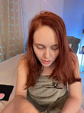 Snapshot of PollyVinice chatting on November 16, 11:49 am PollyVinice online show from November 16, 11:49 am