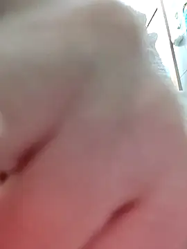 Snapshot of simsim-00 chatting on December 1, 7:52 pm simsim-00 online show from December 1, 7:52 pm