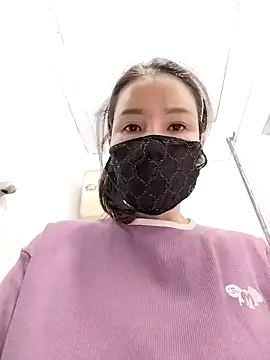 Snapshot of simsim-00 chatting on January 7, 3:14 pm simsim-00 online show from January 7, 3:14 pm