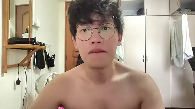 Passionatetwink2 online show from November 9, 6:23 am