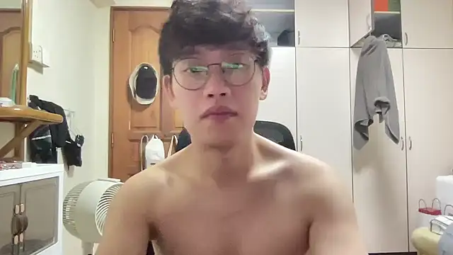 Passionatetwink2 online show from December 15, 2:32 pm