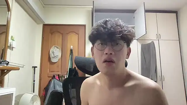 Passionatetwink2 online show from April 10, 4:55 pm