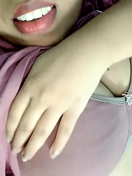 SpicyLaila007 online show from October 3, 10:45 am