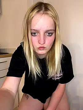 DieBlondeHannah online show from September 17, 4:08 pm