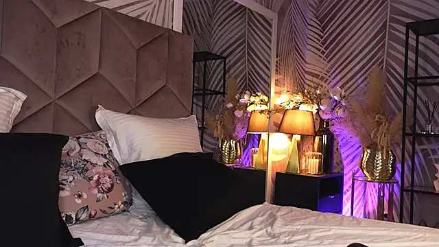 EvaRhea online show from March 26, 3:56 am