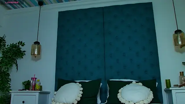 LollyShine online show from November 8, 7:23 pm