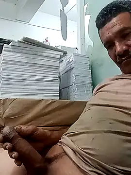 Snapshot of Srsexy18cm chatting on February 3, 7:02 am Srsexy18cm online show from February 3, 7:02 am