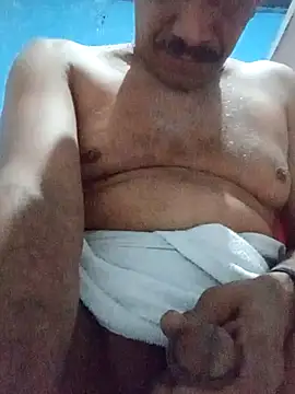 Snapshot of Srsexy18cm chatting on February 19, 10:44 am Srsexy18cm online show from February 19, 10:44 am