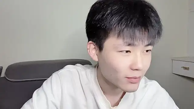 Snapshot of xiaoyang5200 chatting on November 2, 1:35 pm xiaoyang5200 online show from November 2, 1:35 pm