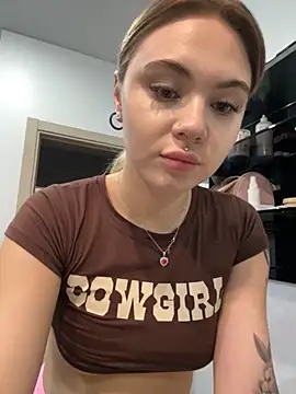 LunaMillie online show from October 20, 8:37 am