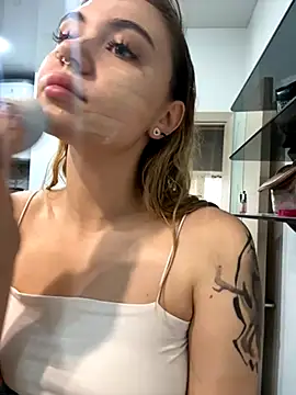 LunaMillie online show from October 27, 9:02 am