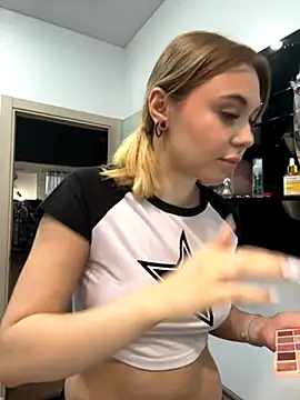 LunaMillie online show from November 10, 9:19 am