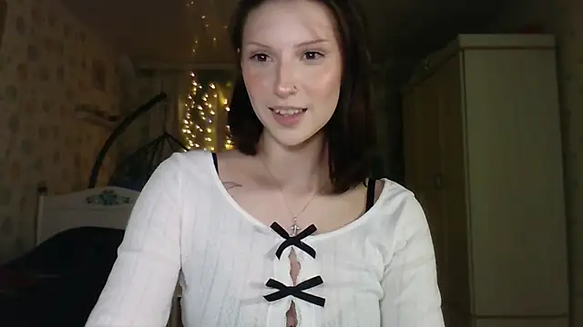 Snapshot of RuxaShade chatting on January 17, 2:11 pm RuxaShade online show from January 17, 2:11 pm