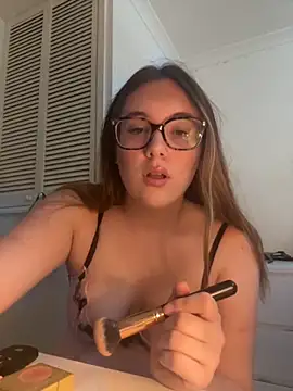 EmilyEast online show from September 16, 12:17 pm