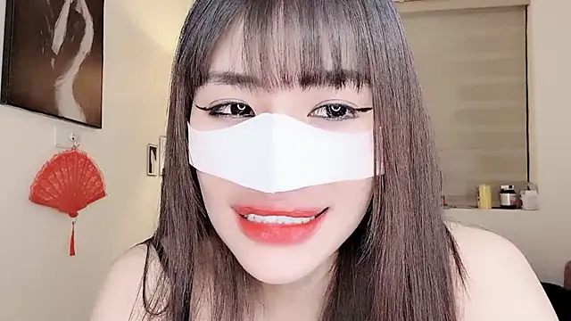 Snapshot of MaiLiiil chatting on October 9, 3:54 pm MaiLiiil online show from October 9, 3:54 pm