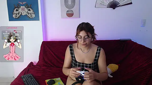 Laramucci online show from December 5, 7:32 pm