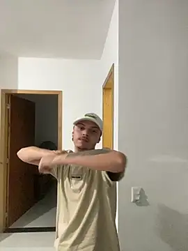 Snapshot of alemaolucca chatting on October 20, 7:20 am alemaolucca online show from October 20, 7:20 am