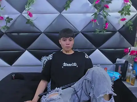 Bruno Cruzz online show from November 6, 1:50 am