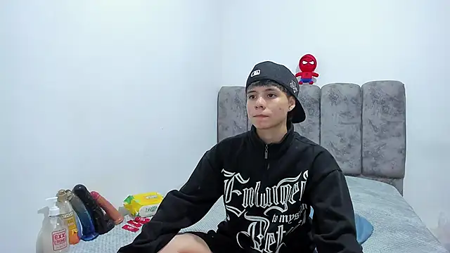 Bruno Cruzz online show from June 27, 1:32 am