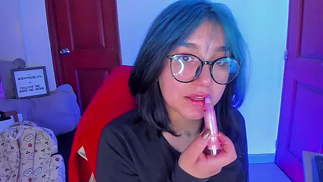 sophiievv online show from February 17, 6:36 pm